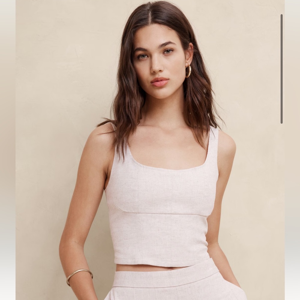 Tan Banana Republic linen tank top